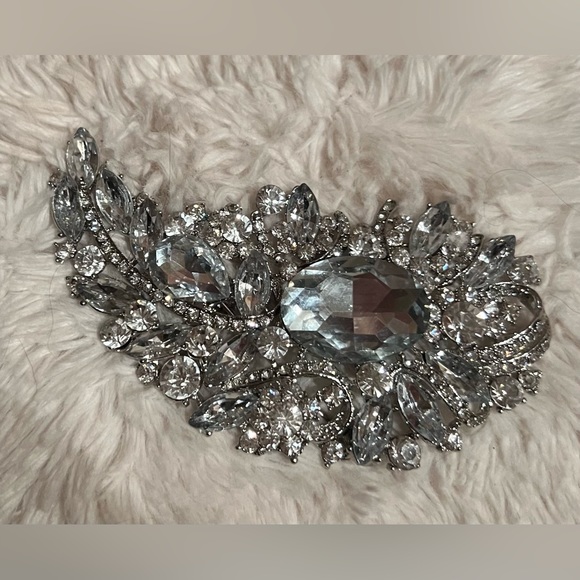 Large 4 inch Vintage Clear & Sparkly Rhinestone Brooch/Pin *Offers Welcomed* - Picture 3 of 4